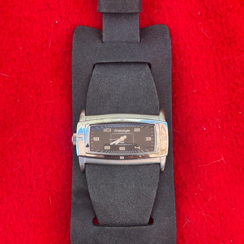 Men’s watch Freestyle Silver Buckle with Black Strap